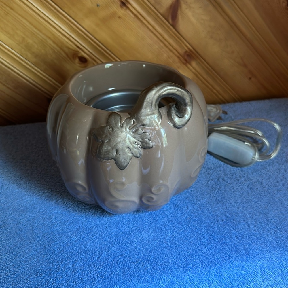 Yankee Candle Harvest Pumpkin Scenterpiece Meltcup Wax Warmer